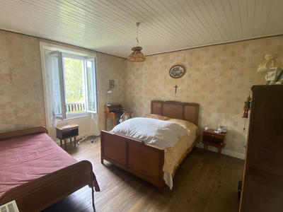 Maison - 204 m² - 9 pièces