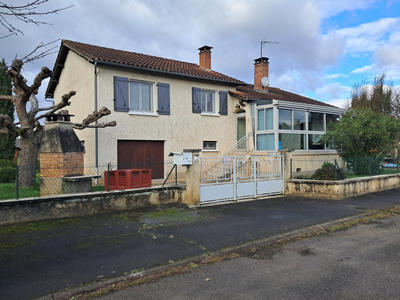 Maison - 140 m² - 5 pièces