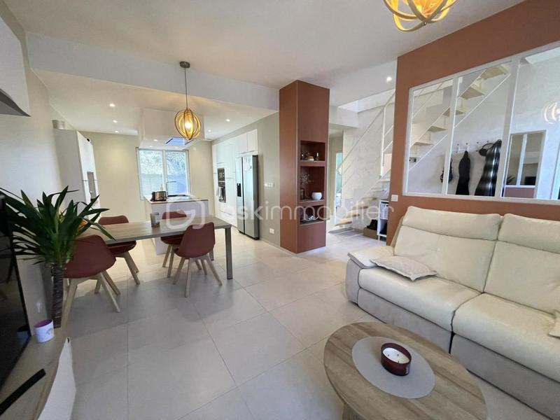 Maison - 147 m² - 6 pièces