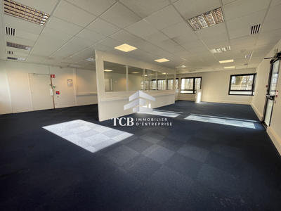 Bureau - 235 m²