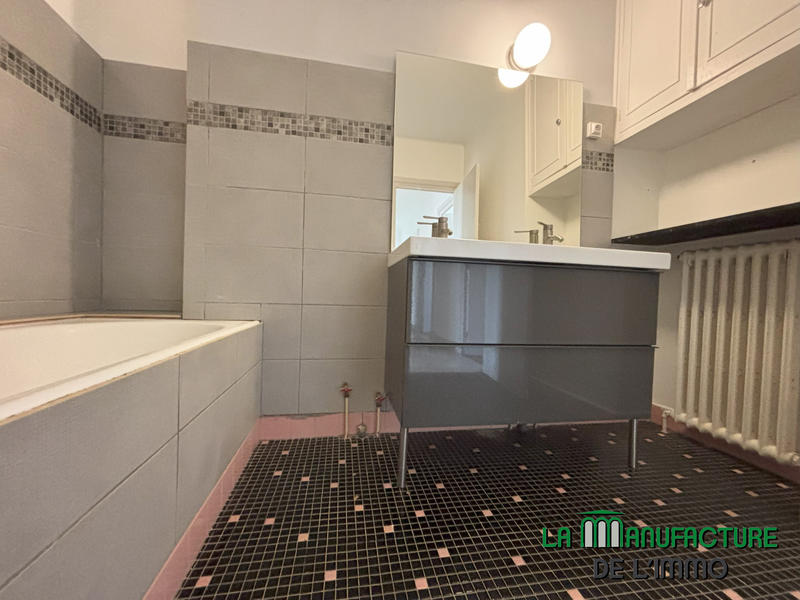 Appartement - 103 m² - 5 pièces