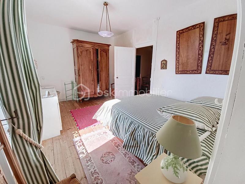 Demeure - 250 m² - 8 pièces