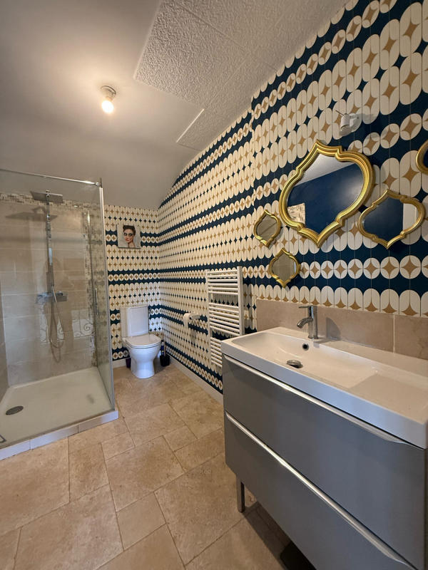 Propriété - 252 m² - 8 pièces