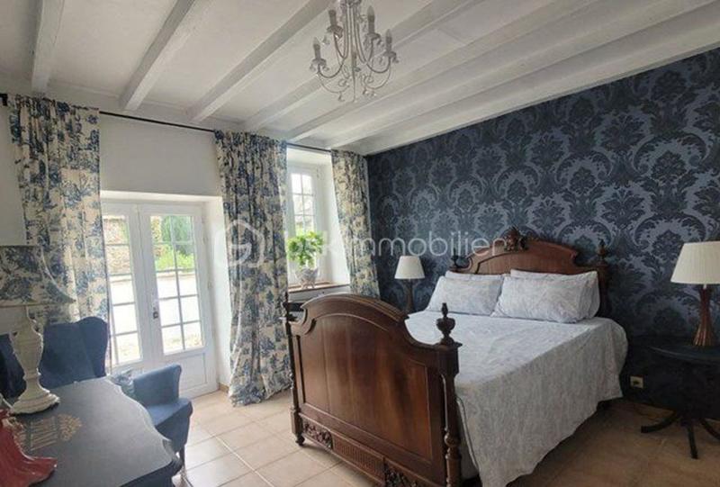 Maison de village - 330 m² - 10 pièces