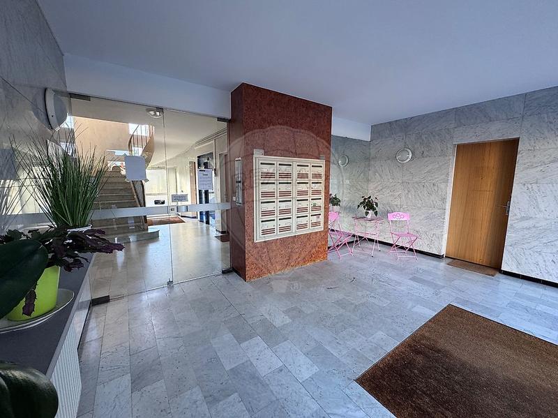 Appartement - 100 m² - 4 pièces