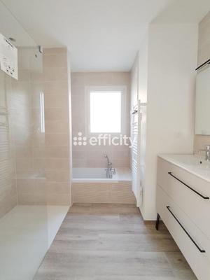 Pavillon - 140 m² - 5 pièces