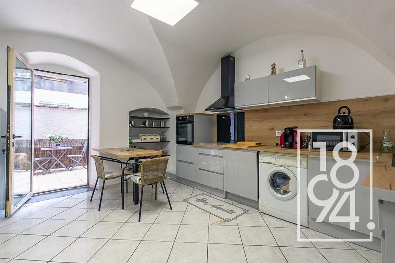 Maison - 182 m² - 8 pièces