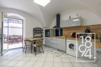 Maison - 182 m² - 8 pièces