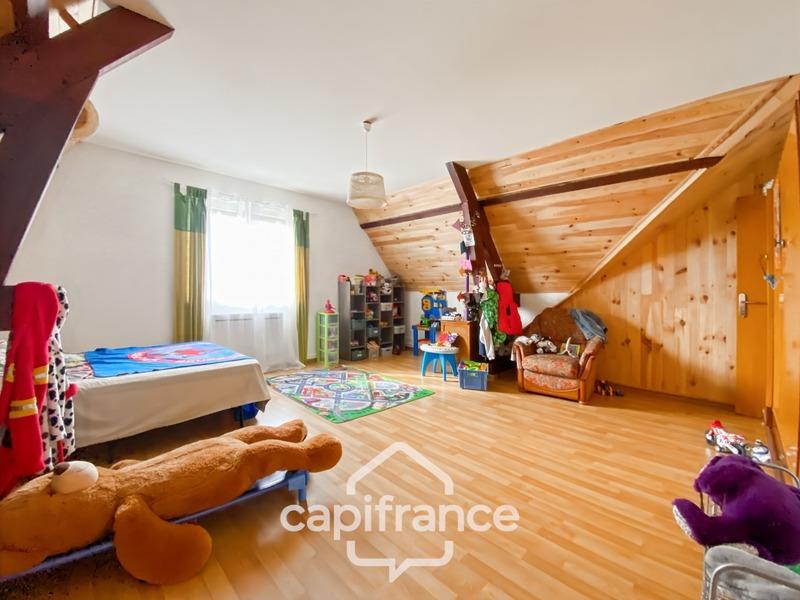 Maison - 186 m² - 9 pièces