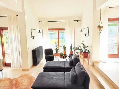 Maison - 341 m² - 7 pièces