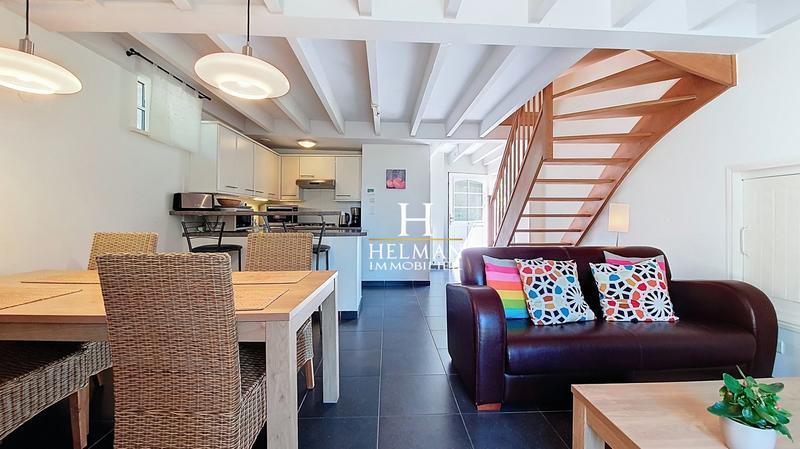 Maison - 738 m² - 10 pièces