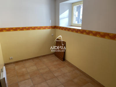 Maison - 180 m² - 9 pièces