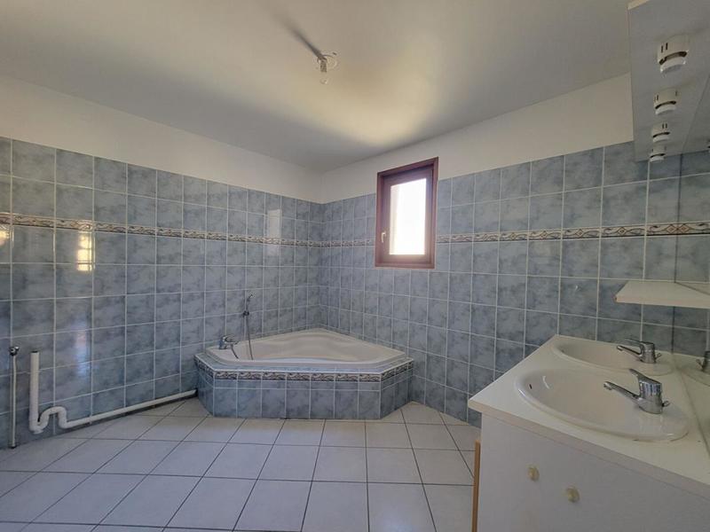 Appartement - 111 m² - 4 pièces