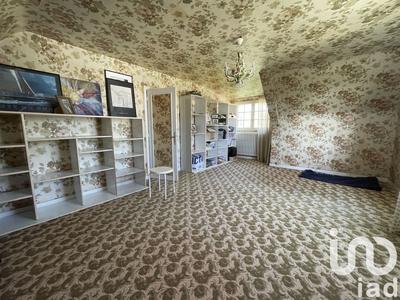 Maison - 238 m² - 8 pièces