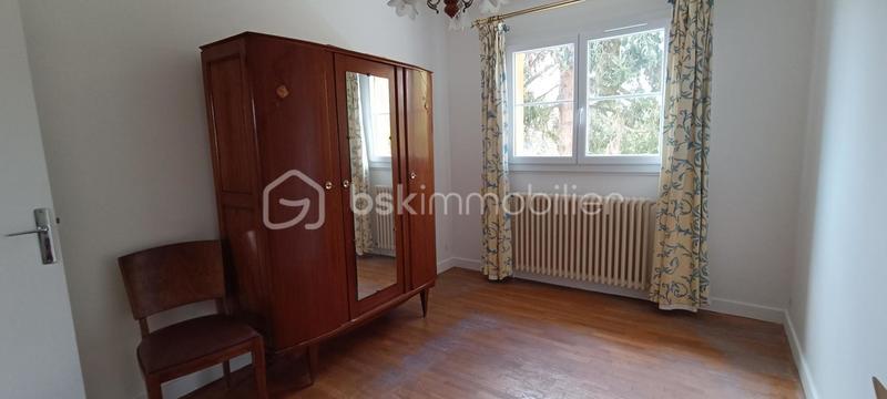 Maison traditionnelle - 130 m² - 8 pièces