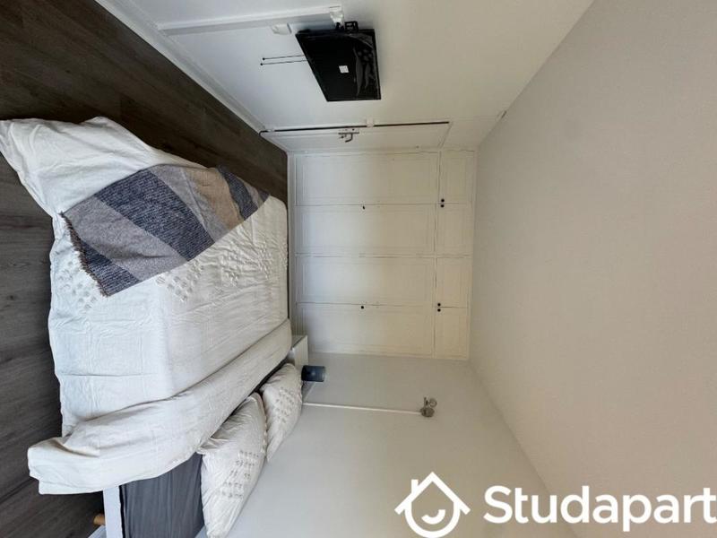 Chambre - 13 m² - 1 pièce