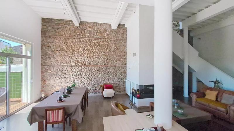 Maison - 214 m² - 6 pièces