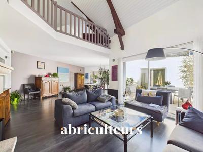 Maison - 258 m² - 7 pièces