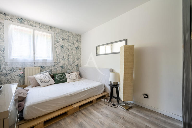 Maison - 203 m² - 7 pièces