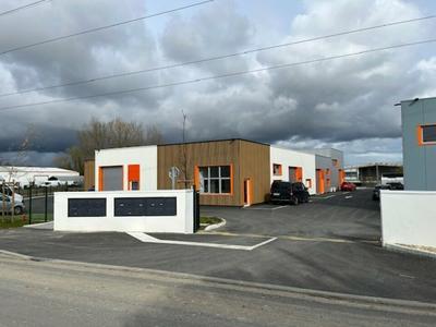 Local d'activité / Entrepôt - 258 m²