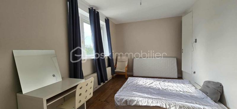 Maison - 285 m² - 9 pièces