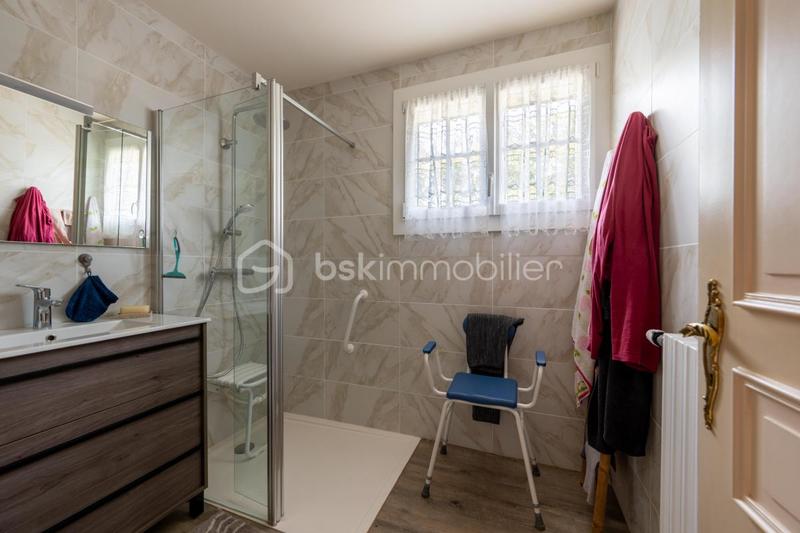 Maison - 186 m² - 7 pièces