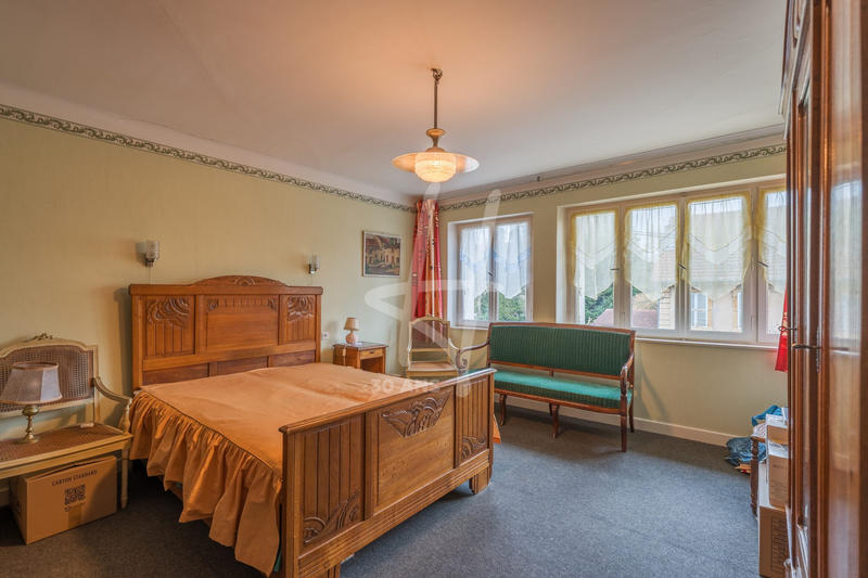 Maison - 226 m² - 7 pièces