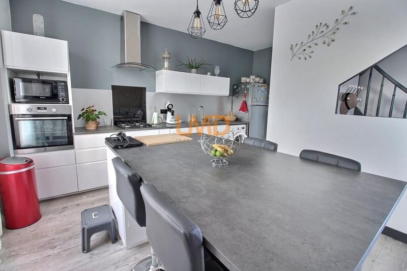 Maison en pierre - 102 m² - 5 pièces