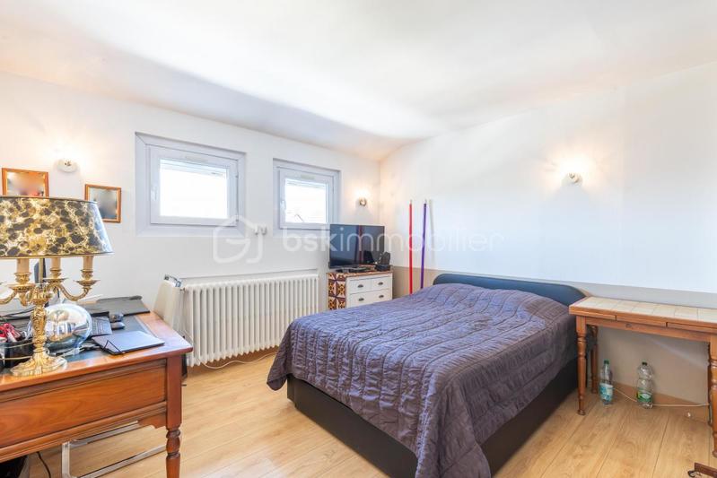 Maison traditionnelle - 168 m² - 8 pièces