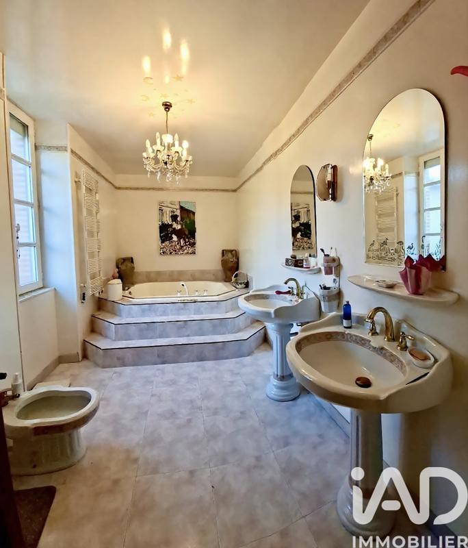 Maison - 450 m² - 15 pièces