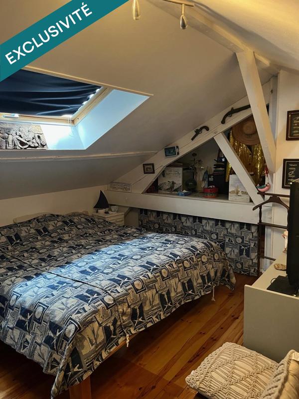 Maison - 201 m² - 9 pièces