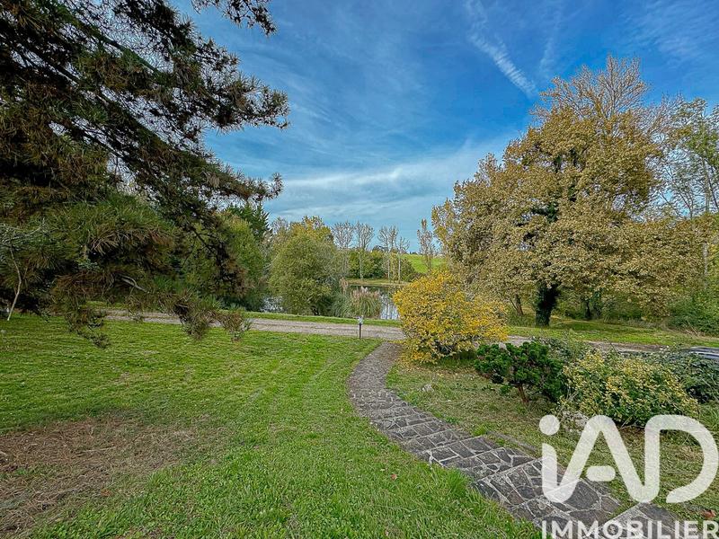 Maison - 278 m² - 10 pièces