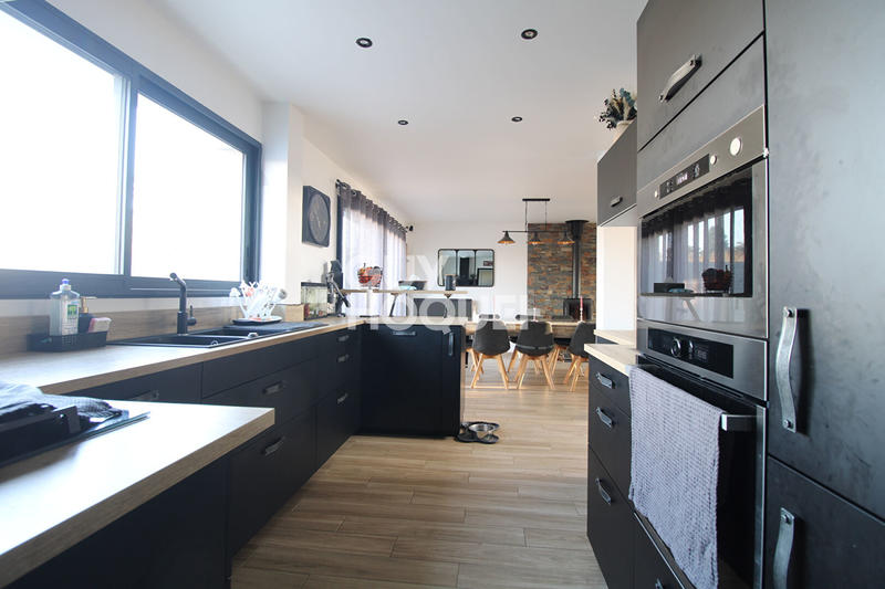 Maison - 147 m² - 6 pièces