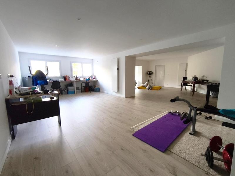 Maison - 280 m² - 10 pièces