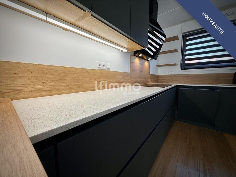 Loft - 121 m² - 5 pièces