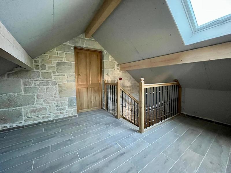 Propriété - 215 m² - 10 pièces