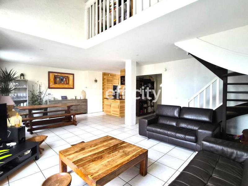 Pavillon - 104 m² - 5 pièces