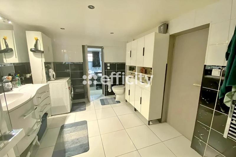 Pavillon - 85 m² - 6 pièces