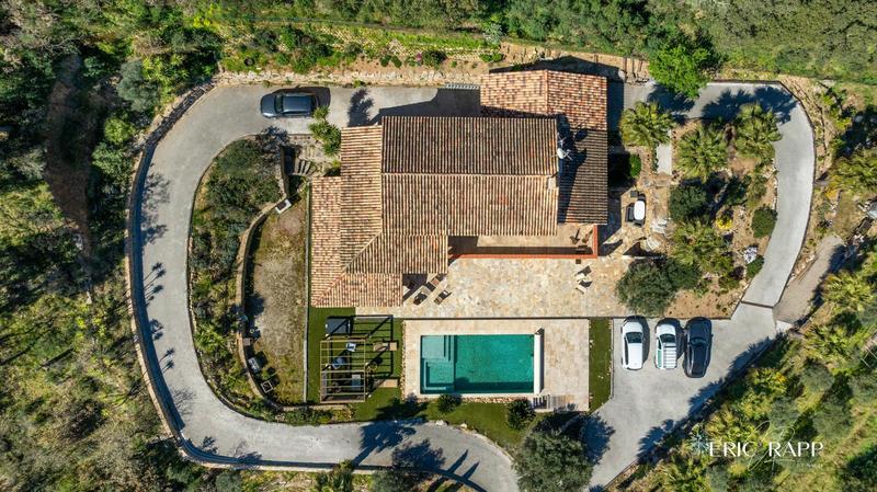 Villa - 247 m² - 6 pièces