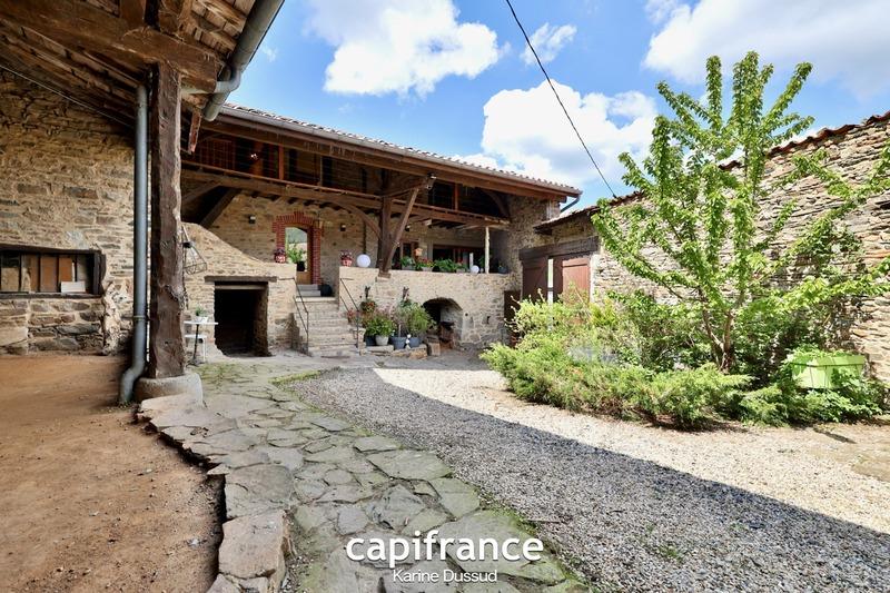 Maison - 220 m² - 7 pièces