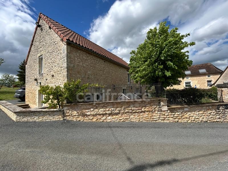 Maison - 390 m² - 11 pièces