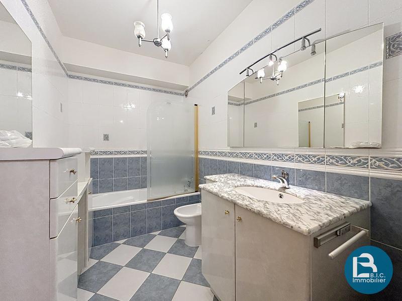 Appartement - 112 m² - 5 pièces