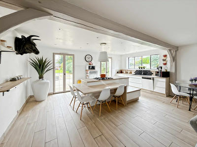 Maison - 127 m² - 6 pièces