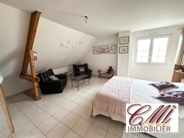 Maison - 385 m² - 11 pièces