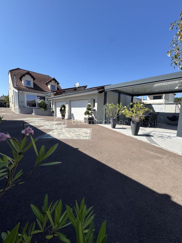 Maison - 187 m² - 6 pièces