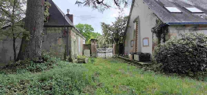 Château - 1 800 m² - 70 pièces