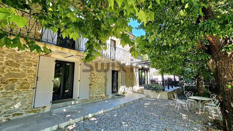 Maison - 186 m² - 7 pièces