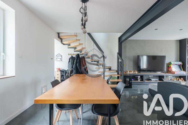 Maison - 90 m² - 4 pièces