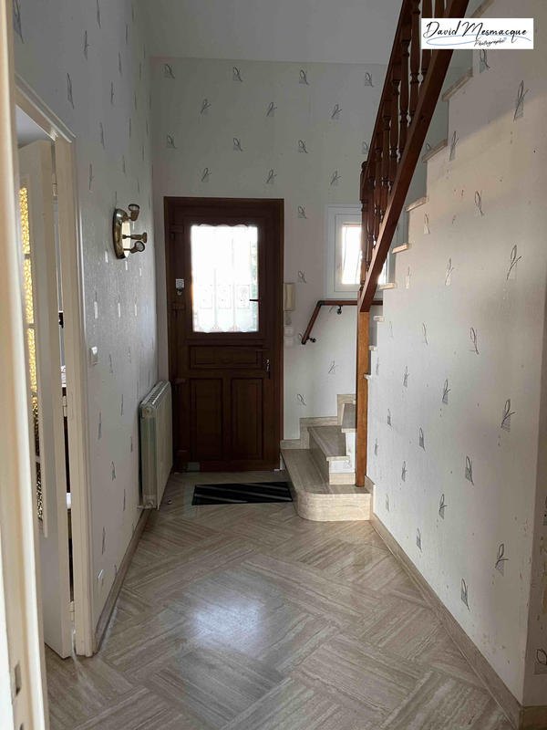 Maison - 207 m² - 9 pièces