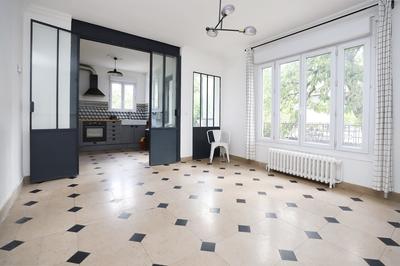 Maison - 150 m² - 8 pièces